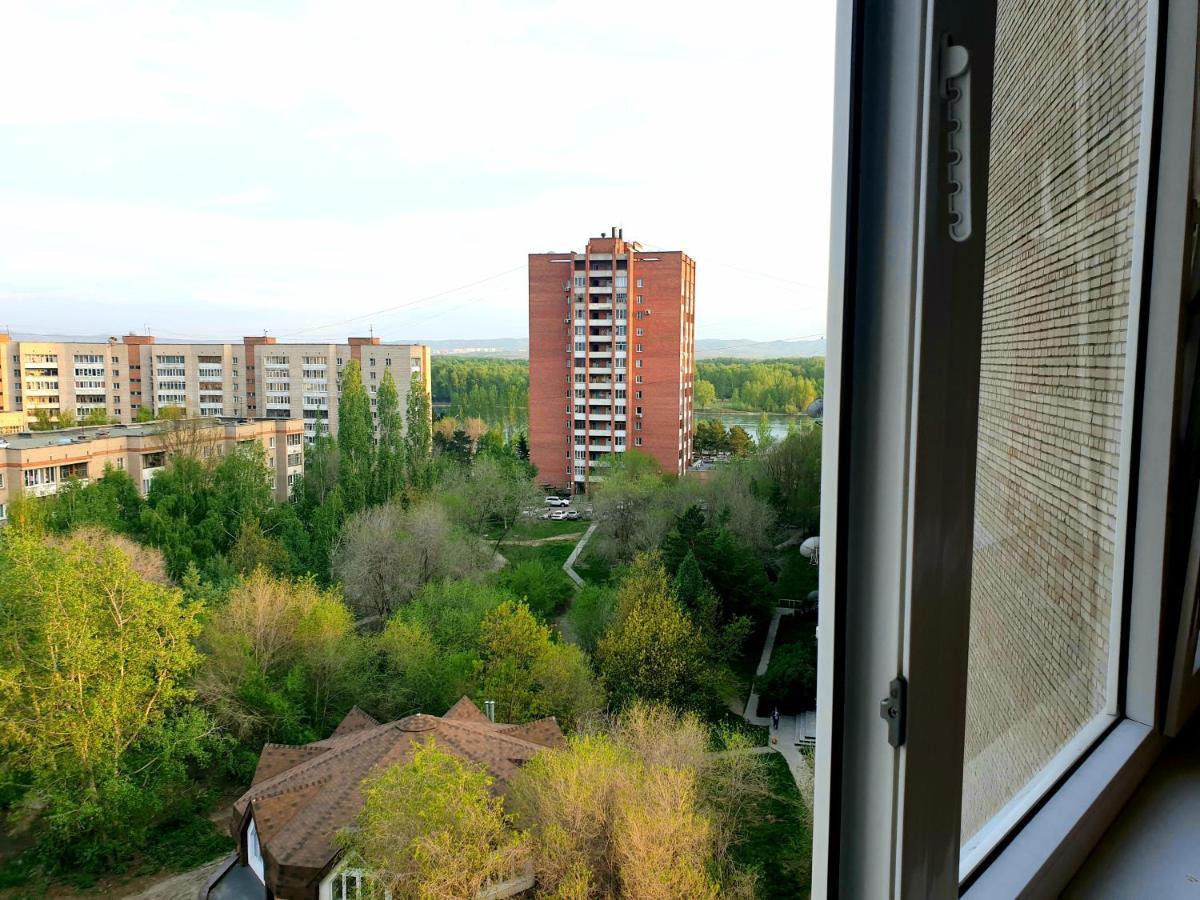 Apartment на Стрелке с красивым видом на Иртыш Усть-Каменогорск Экстерьер фото